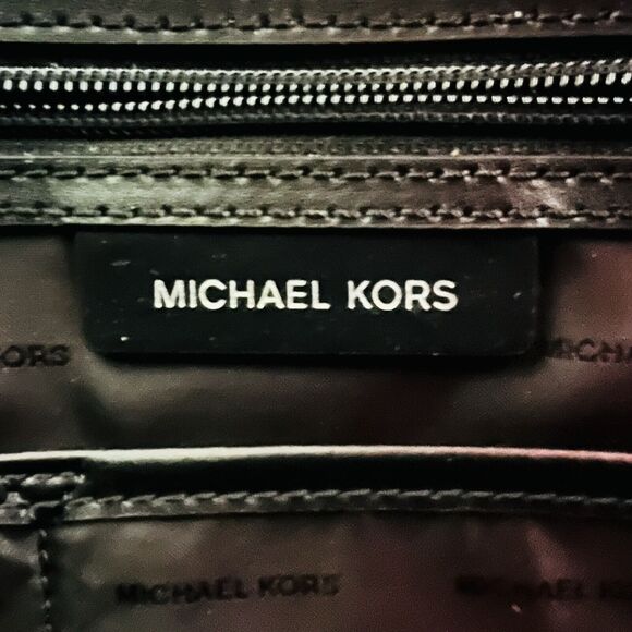 MICHAEL KORS Jet Set Travel Black Top Zip Tote Bag - Picture 8 of 9